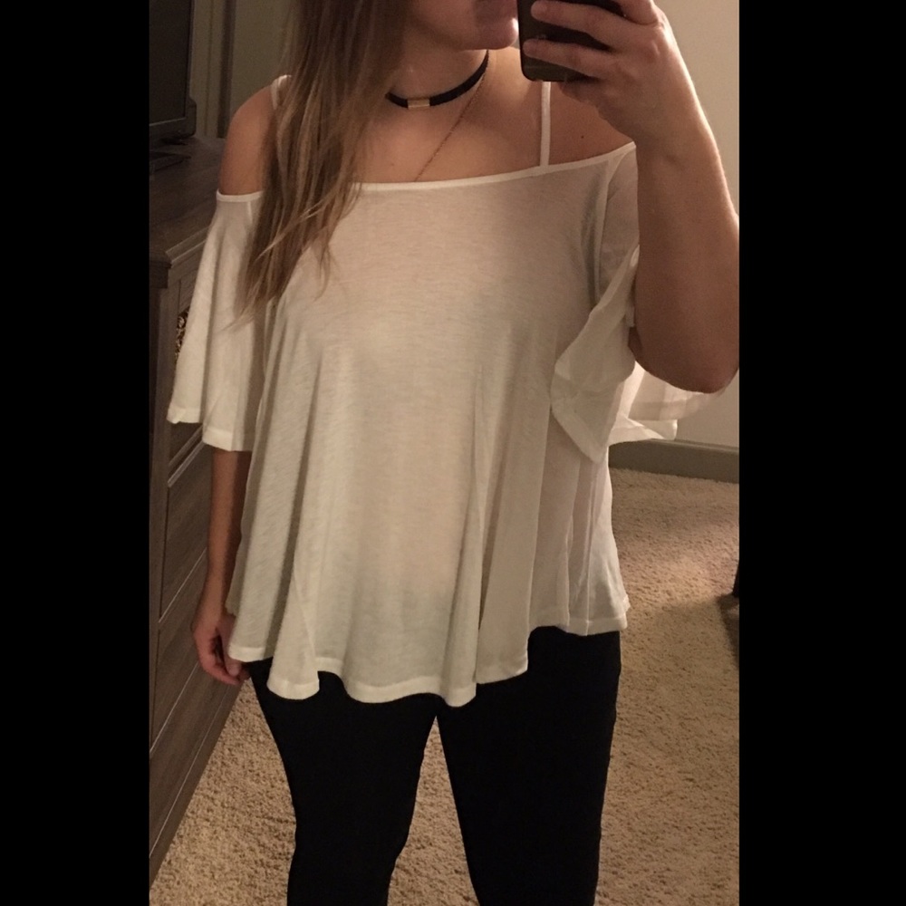 White off the shoulder cold shoulder top - Picture 2 of 5